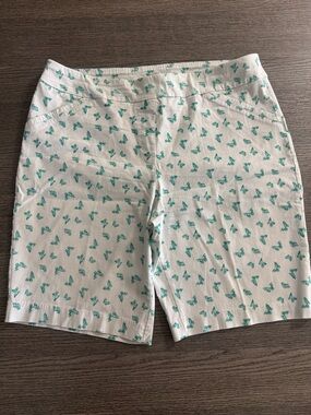 Coral Bay Women’s Bermuda Shorts Pull On Size 14 Butterflies Stretch